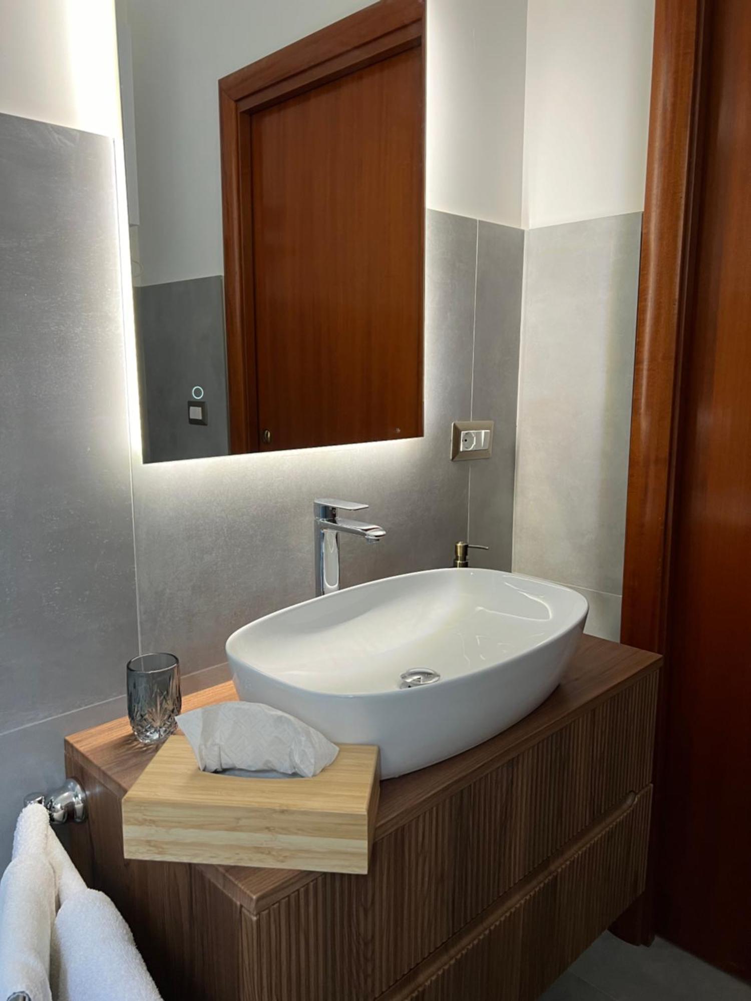 Apartment Ninetta A Toledo Neapel